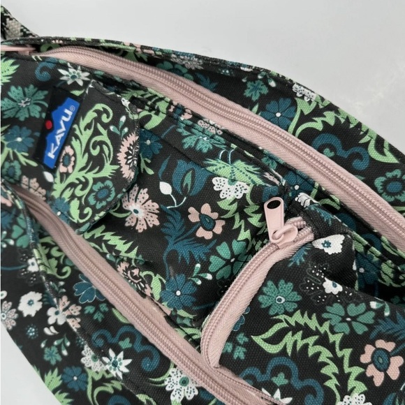 Kavu Rope Sling Bag Floral Print Crossbody Bag - Picture 4 of 5